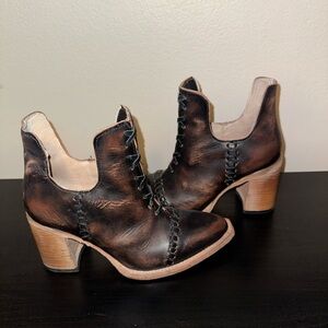 Jameson Black Size 8